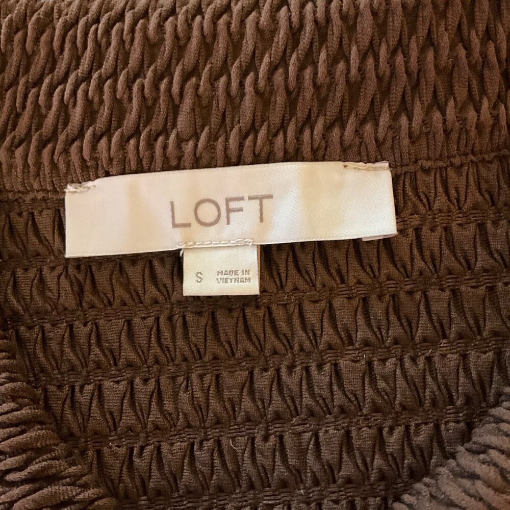 Loft Brown Ruched  Top  Ruffle Hem Short Sleeve Collar Womens Small neutral - Picture 4 of 7